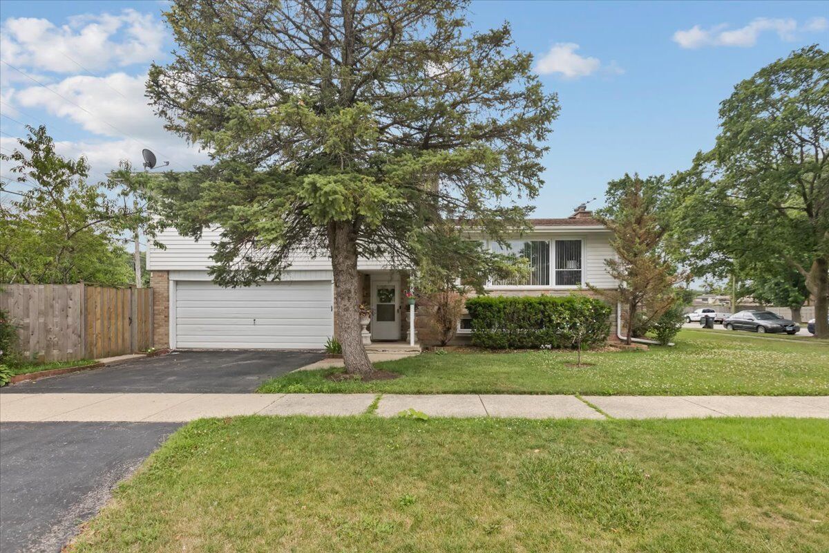Property Photo:  8953 Neenah Avenue  IL 60053 