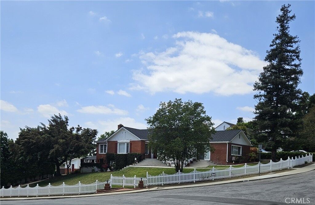 Property Photo:  14020 Eastridge Drive  CA 90602