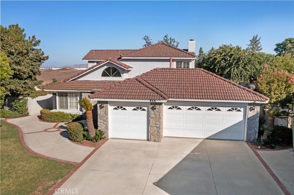 Property Photo: 646 Lakewood Drive CA 92506