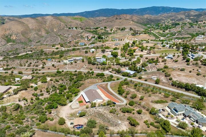 Property Photo:  13700 Summit Knoll Road  CA 91390 