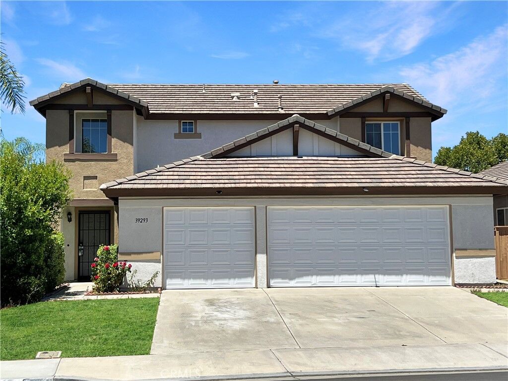 Property Photo: 39293 Cayman Court CA 92563