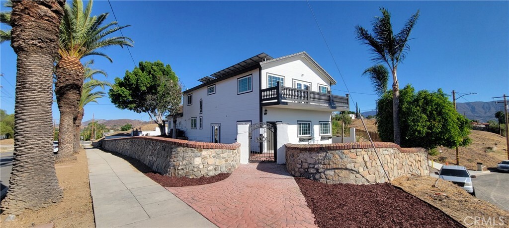 1006 W Pottery Street  Lake Elsinore CA 92530 photo