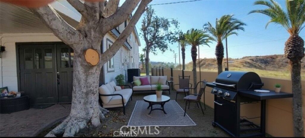 Property Photo: 1006 W Pottery Street CA 92530
