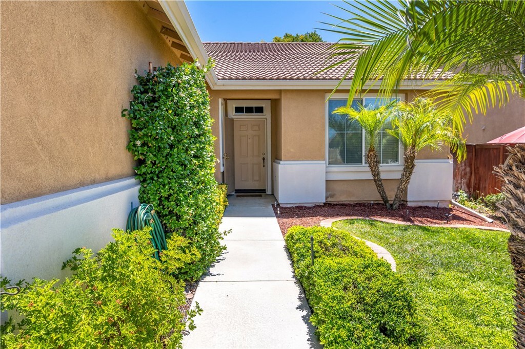 Property Photo: 28573 Maplewood Drive CA 92584