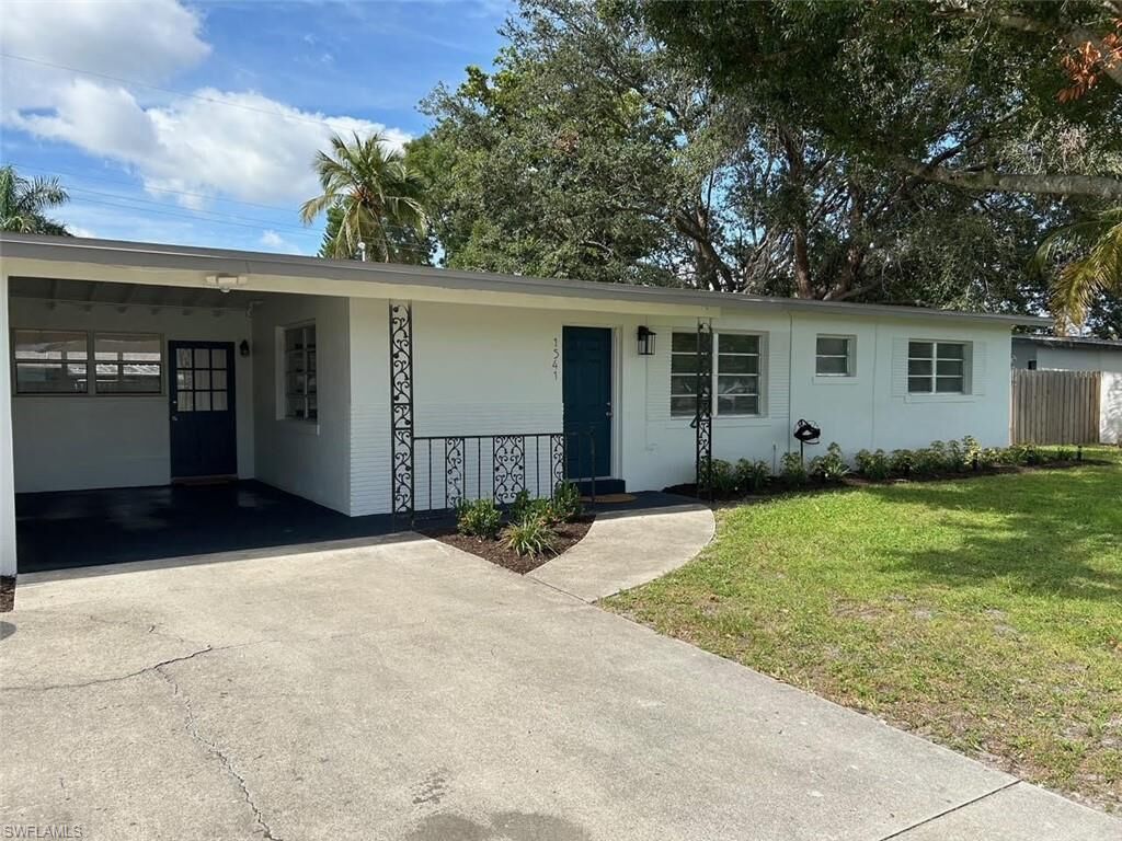 Property Photo:  1541 Grace  FL 33901 