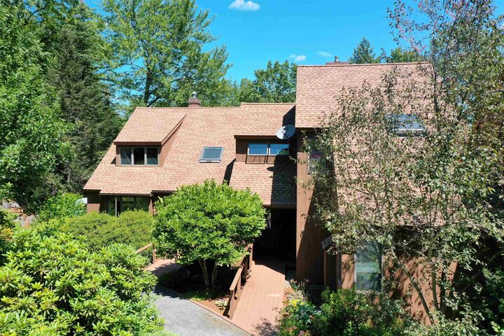 Property Photo:  2 Lakeview Place  NH 03753 