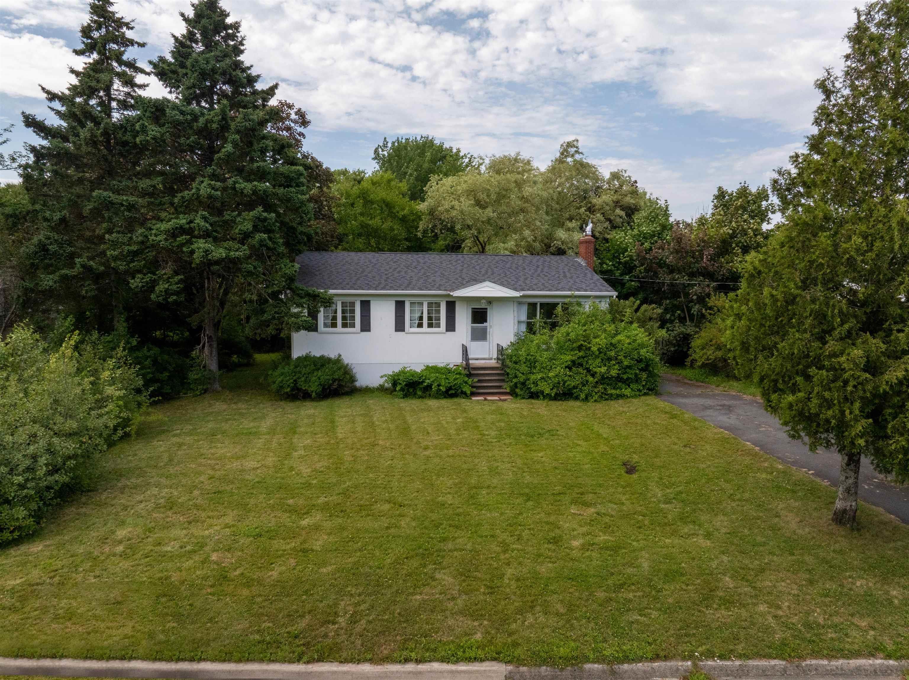 Property Photo: 19 Digby Crescent NS B2W 2G1
