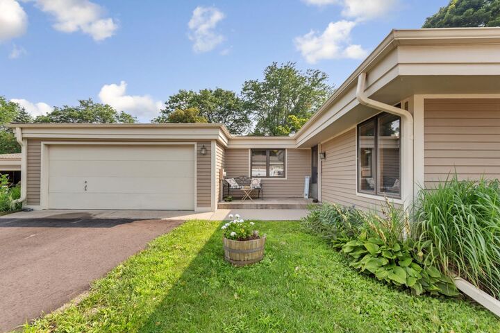Property Photo: 717 Lincoln Street N MN 55057