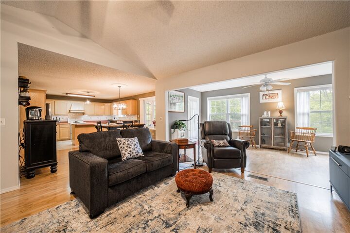 Property Photo: 2 Coalburn Circle AR 72715