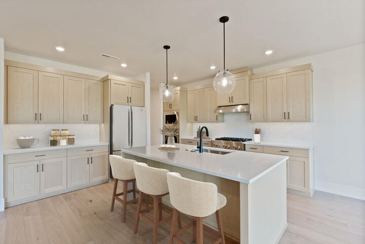 Property Photo:  1391 NW Ochoa Drive  OR 97703 