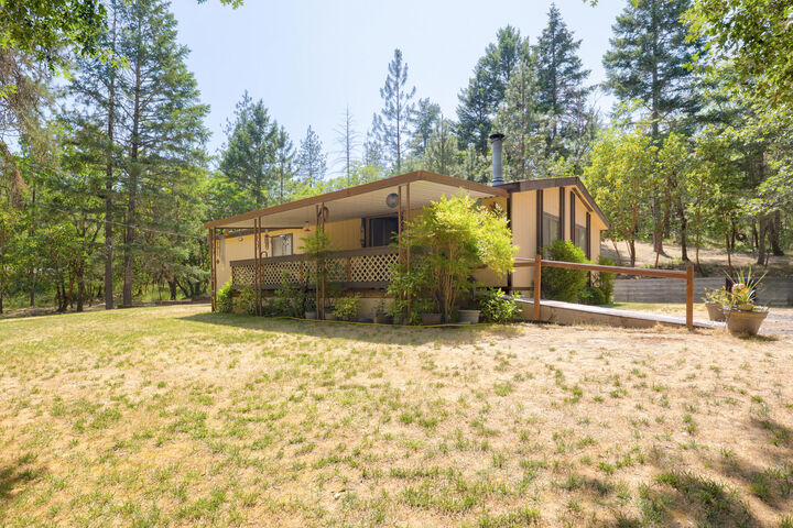Property Photo: 4650 Williams Highway OR 97527