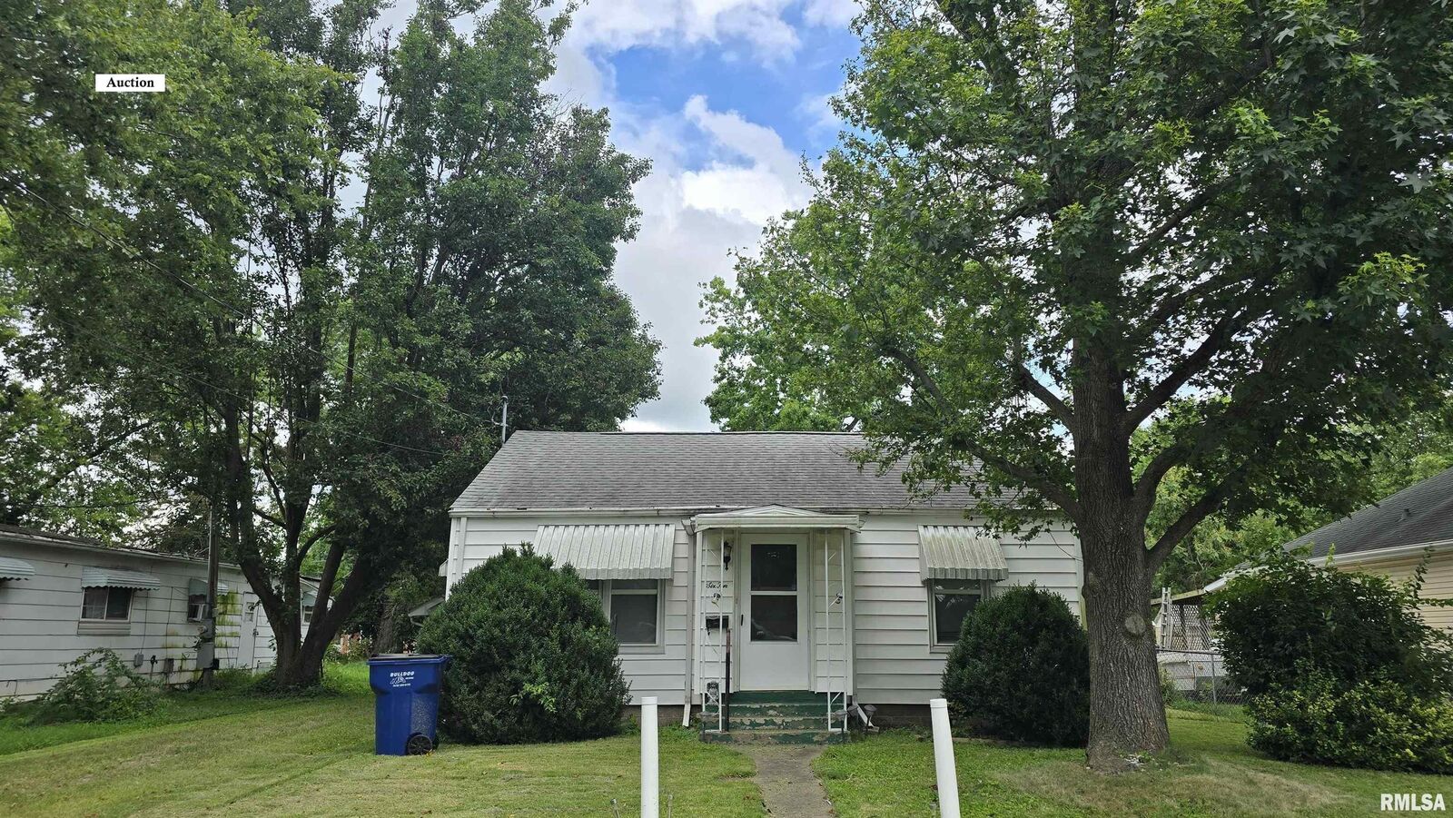 Property Photo:  610 S Jackson Street  IL 62896 