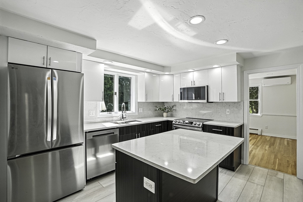Property Photo: 7 Kings Grant Rd MA 01581