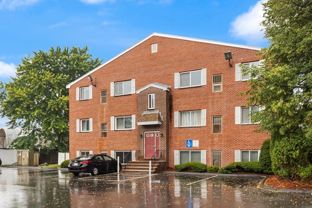 Property Photo:  35 Prospect St 109  MA 01801 
