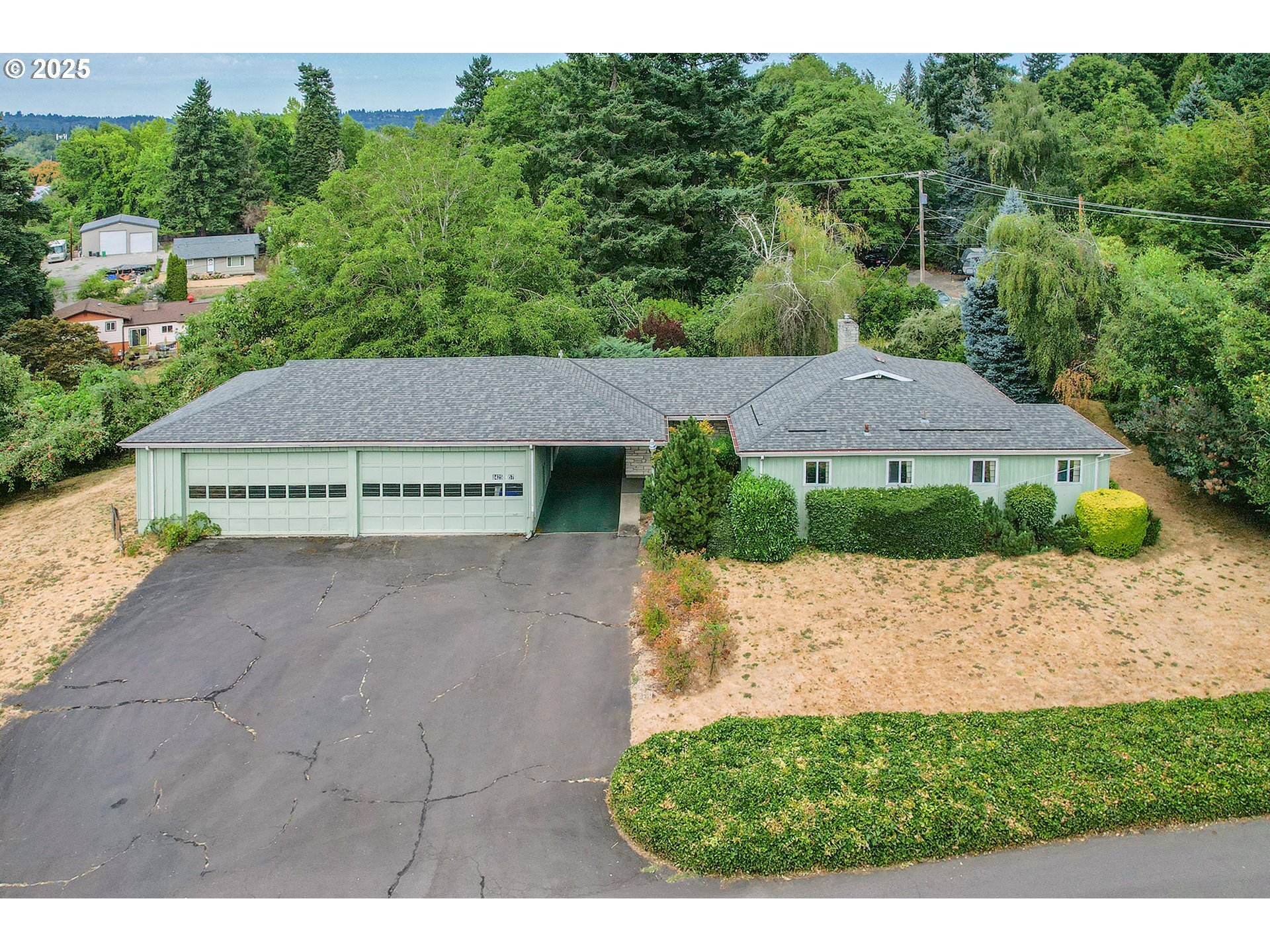 Property Photo: 8425 SE 57th Ave OR 97206