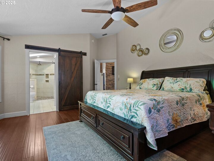 Property Photo: 29530 Hodsdonsdale Ln OR 97402