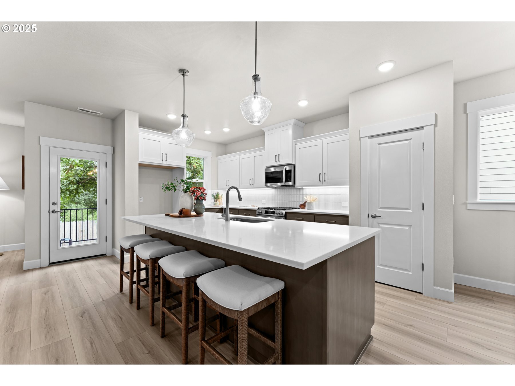 Property Photo: 16401 SW Cambridge OR 97224