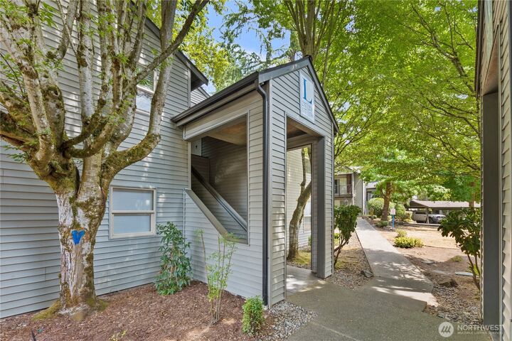 Property Photo: 9805 Avondale Road NE L238 WA 98052
