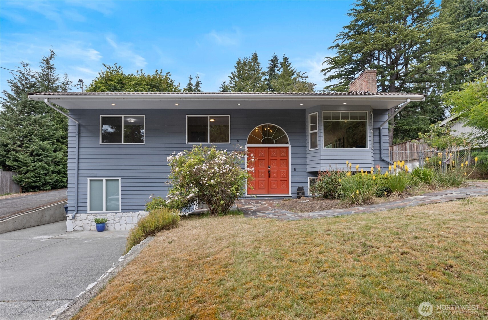 Property Photo: 10438 NE 116th Street WA 98034