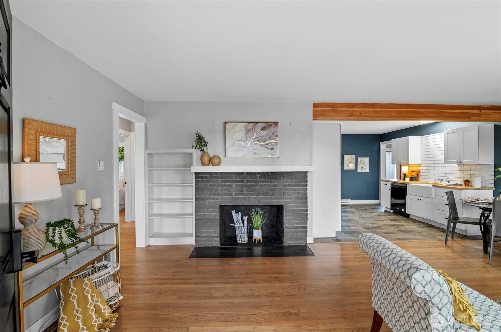 Property Photo: 707 Avenue K WA 98290