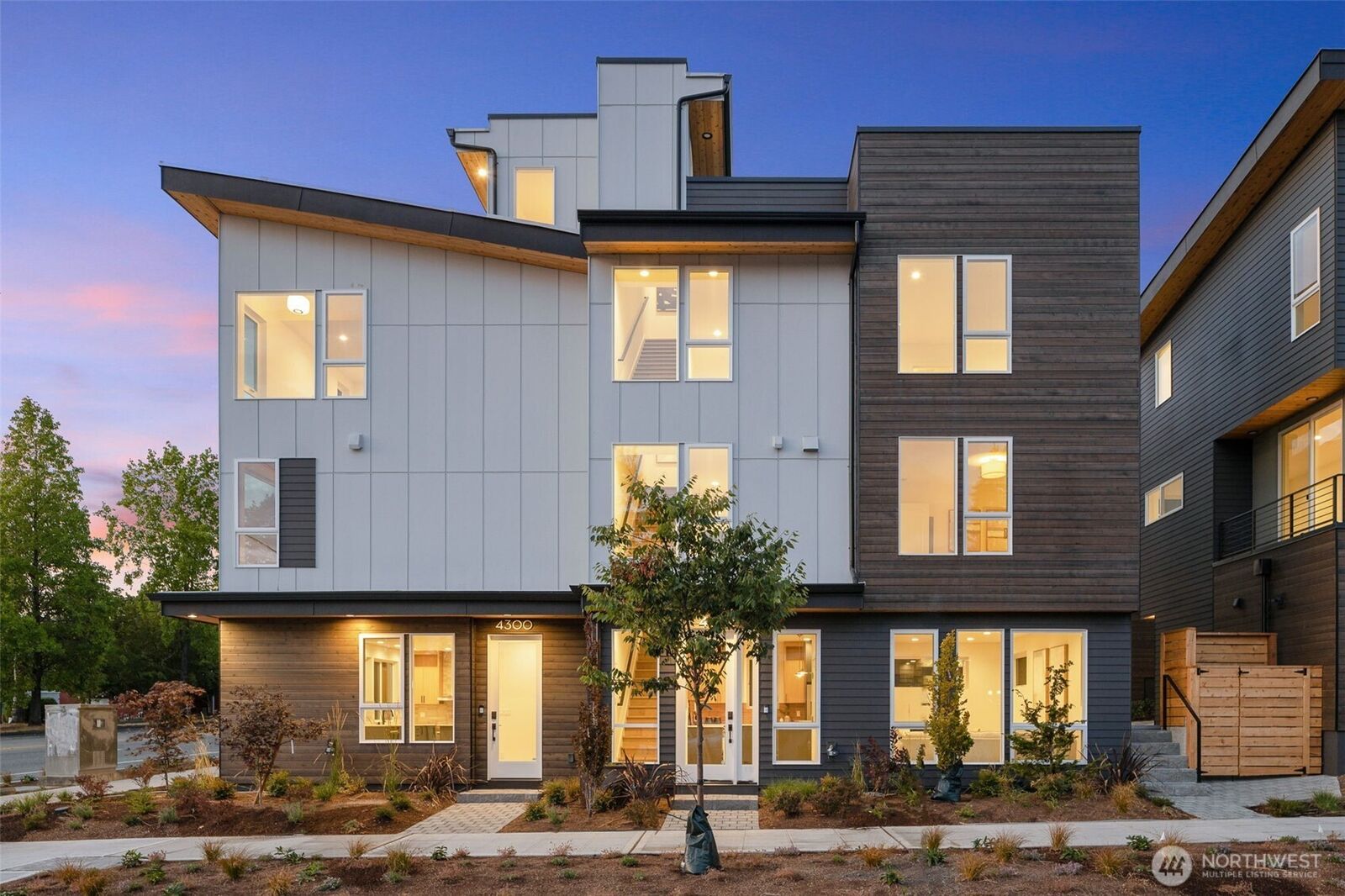 Property Photo:  4300 NE 52nd Street  WA 98105 