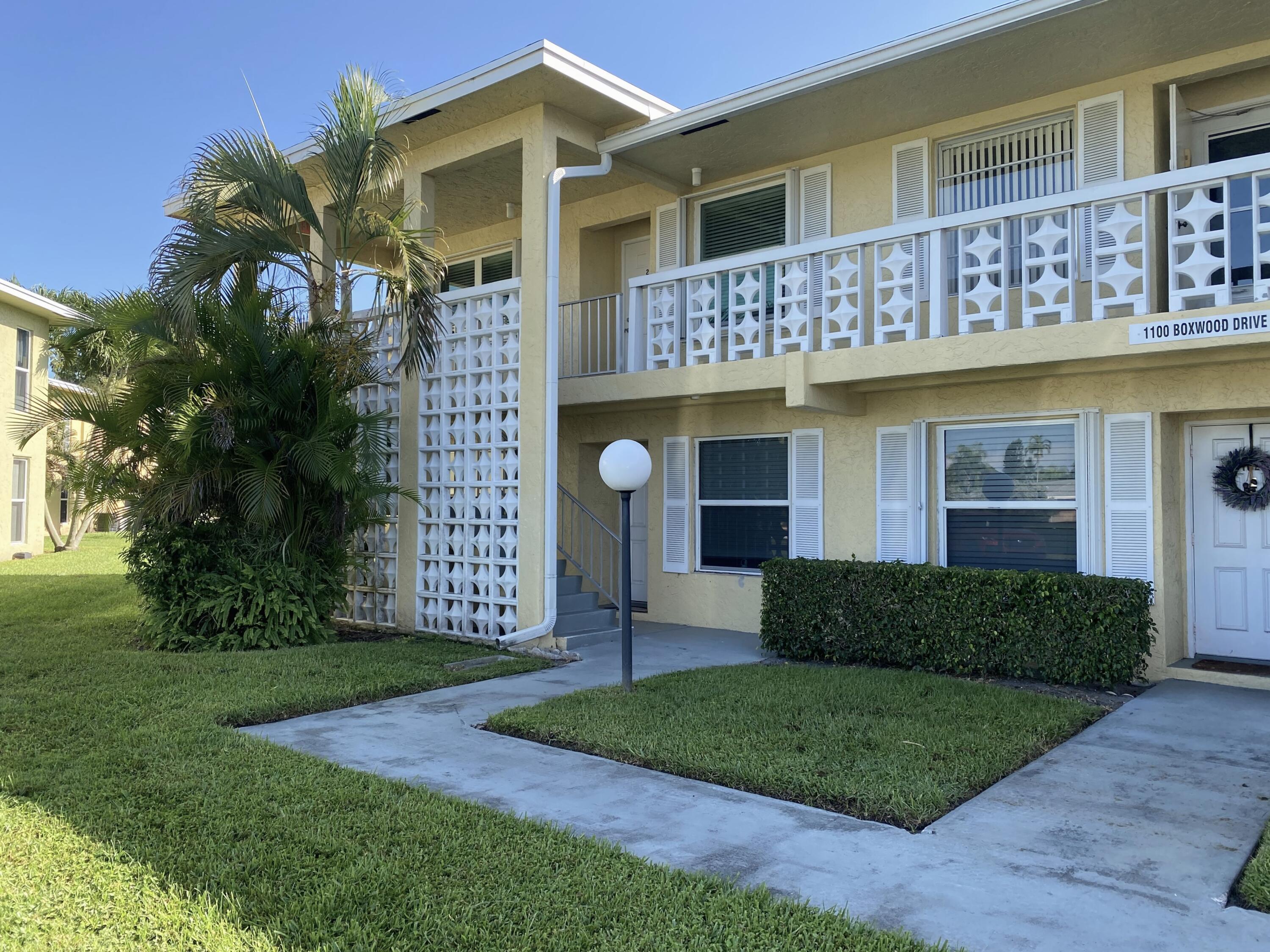 Property Photo:  1100 Boxwood Drive 101  FL 33445 
