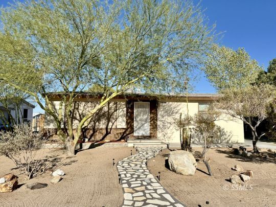 Property Photo: 304 N Helena St CA 93555