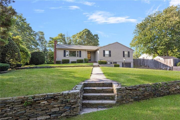 83 Fessenden Street  Warwick RI 02886 photo