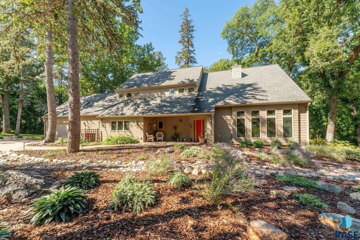 4205 S Pine Cone Pl  Sioux Falls SD 57105 photo
