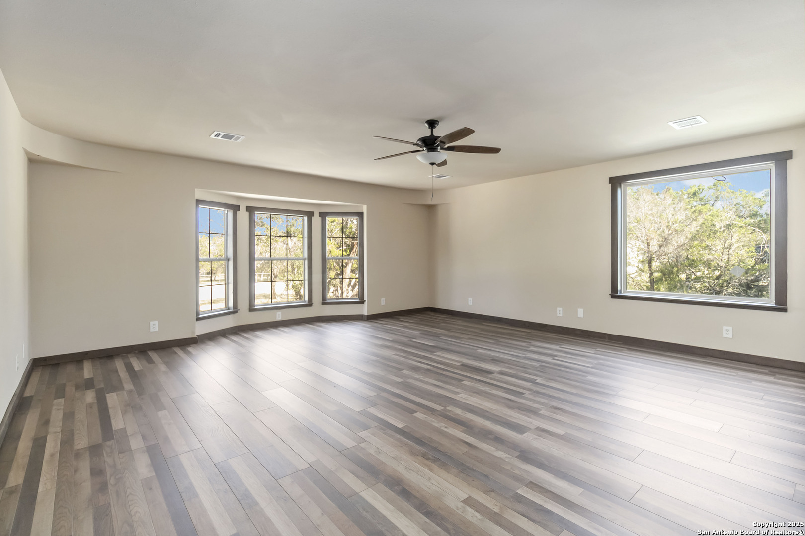Property Photo: 1260 Comanche TX 78003