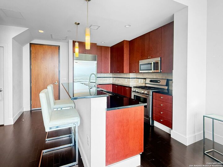 Property Photo: 610 E Market 3213 TX 78205