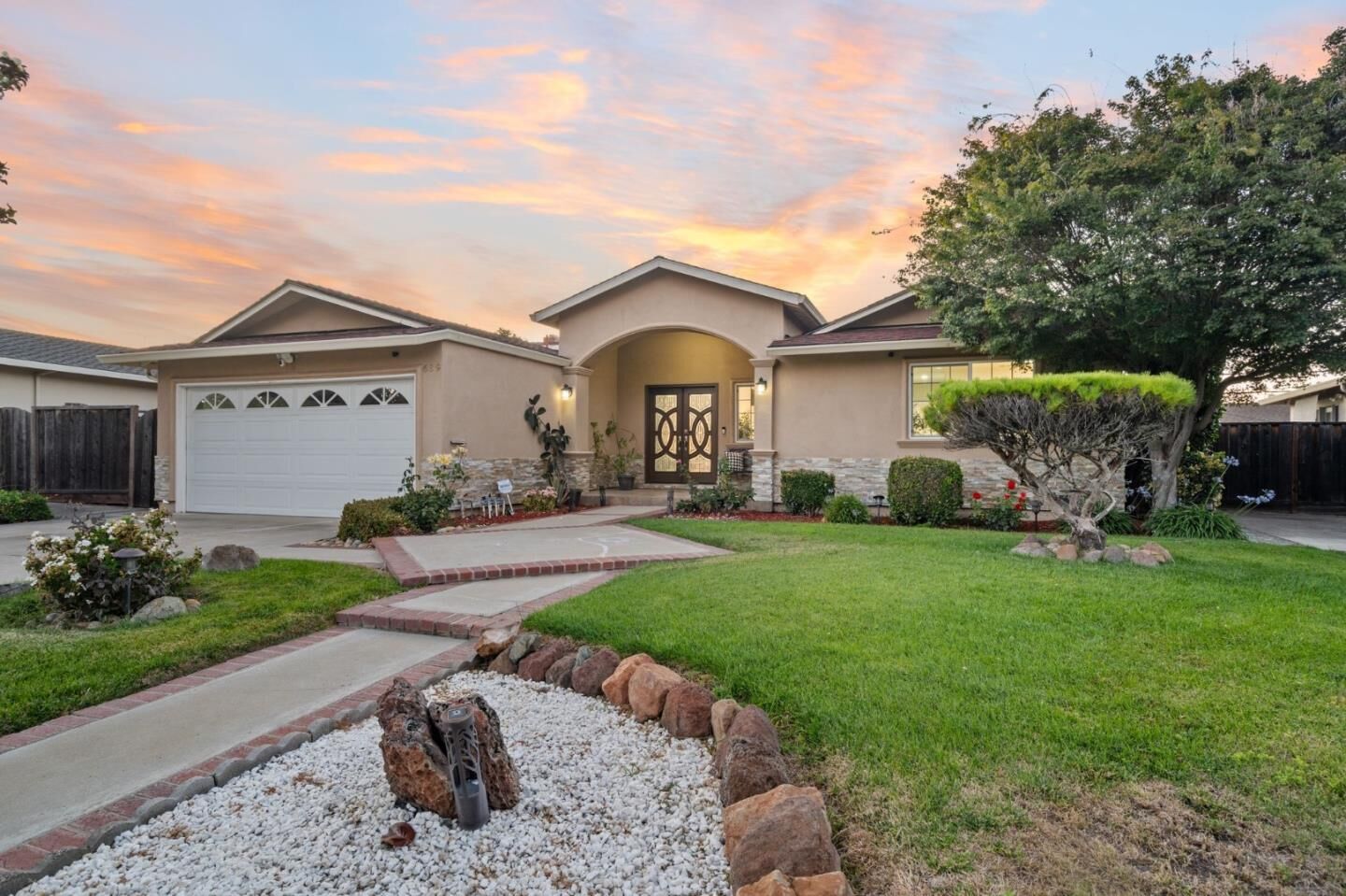 Photo de la propriété:  689 Springwood Drive  CA 95129 