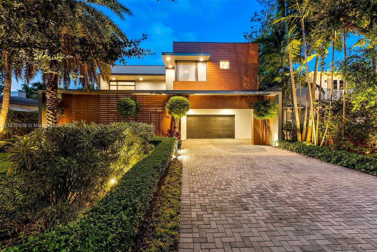Property Photo: 7621 SW 59th Ct FL 33143