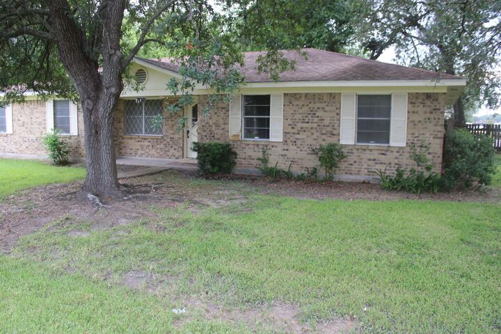 Property Photo: 708 1st Street TX 77665