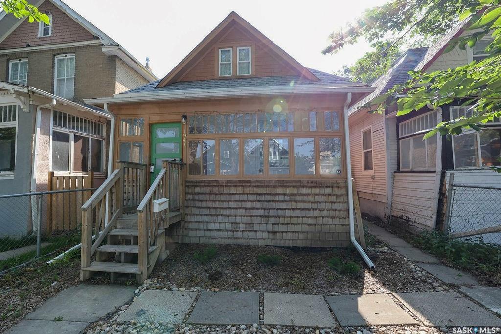 Property Photo:  1941 St John Street  SK S4P 1S3 