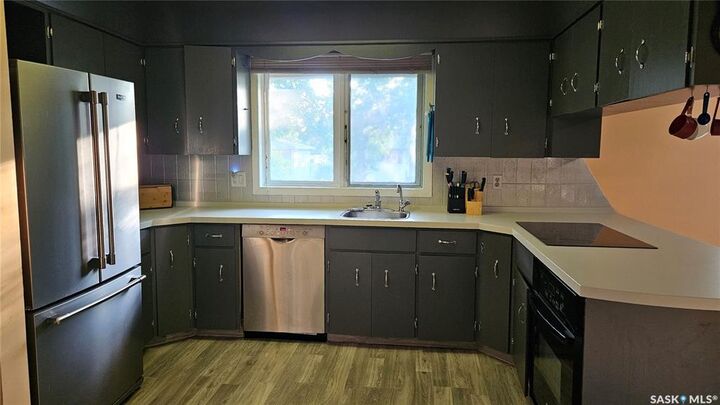 Property Photo:  909 Forget Street  SK S4T 4X7 