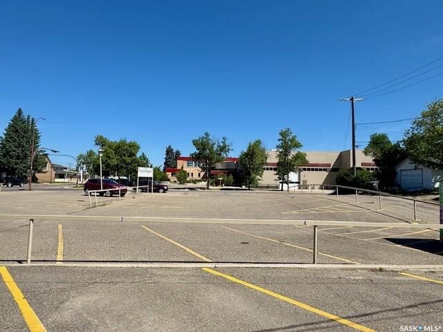 Property Photo:  55 2nd Avenue NE  SK S9H 2C5 