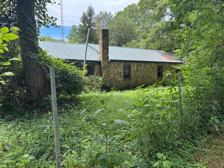 Property Photo:  300 Woods Hollow Rd.  OH 45601 