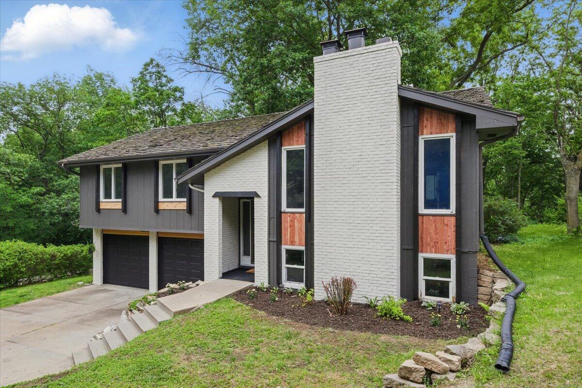 Property Photo:  809 Hawthorne Court  IA 51503 