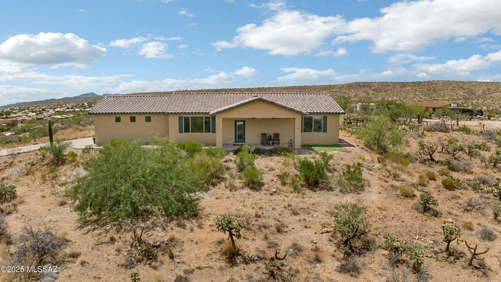Property Photo: 64568 E Calle Rosa Linda AZ 85739