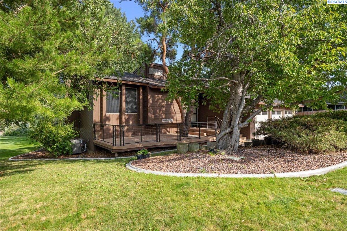 Property Photo: 2406 Greenbrook Blvd. WA 99352