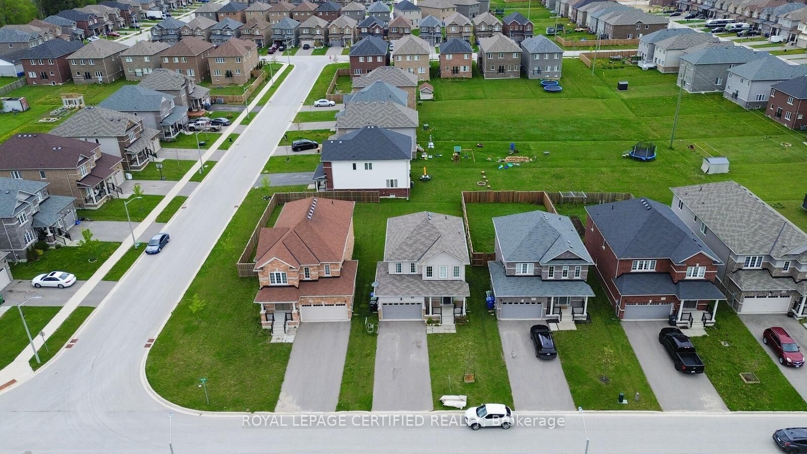 Property Photo:  102 Elm Street  ON N0C 1B0 