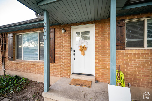 Property Photo:  290 N Colonial Ave E  UT 84041 