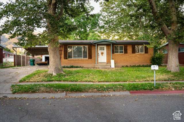 Property Photo: 290 N Colonial Ave E UT 84041