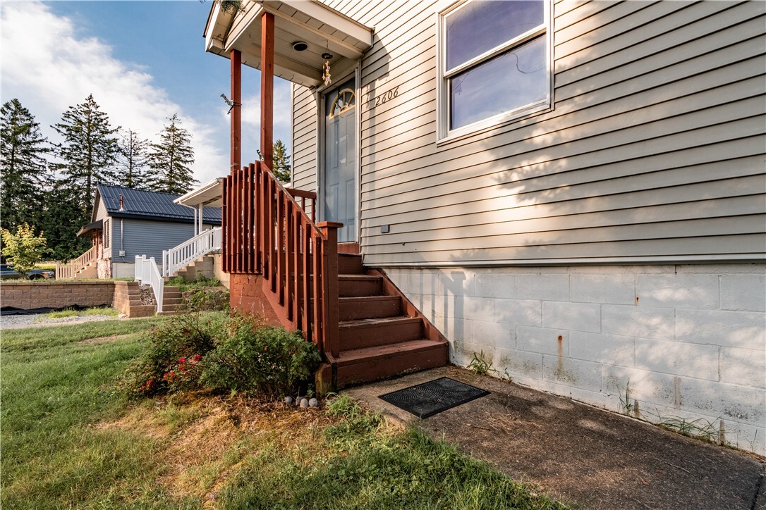 Property Photo: 2606 Monroe St PA 15065