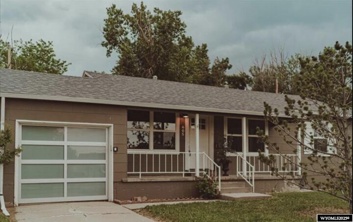 Property Photo: 1605 Hyview Avenue WY 82604
