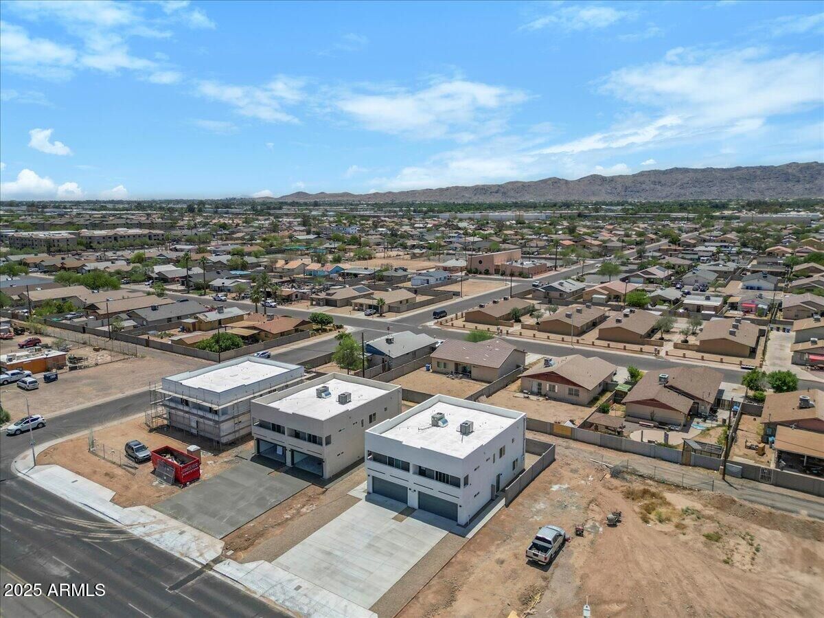 Property Photo:  2555 E Broadway Road  AZ 85040 