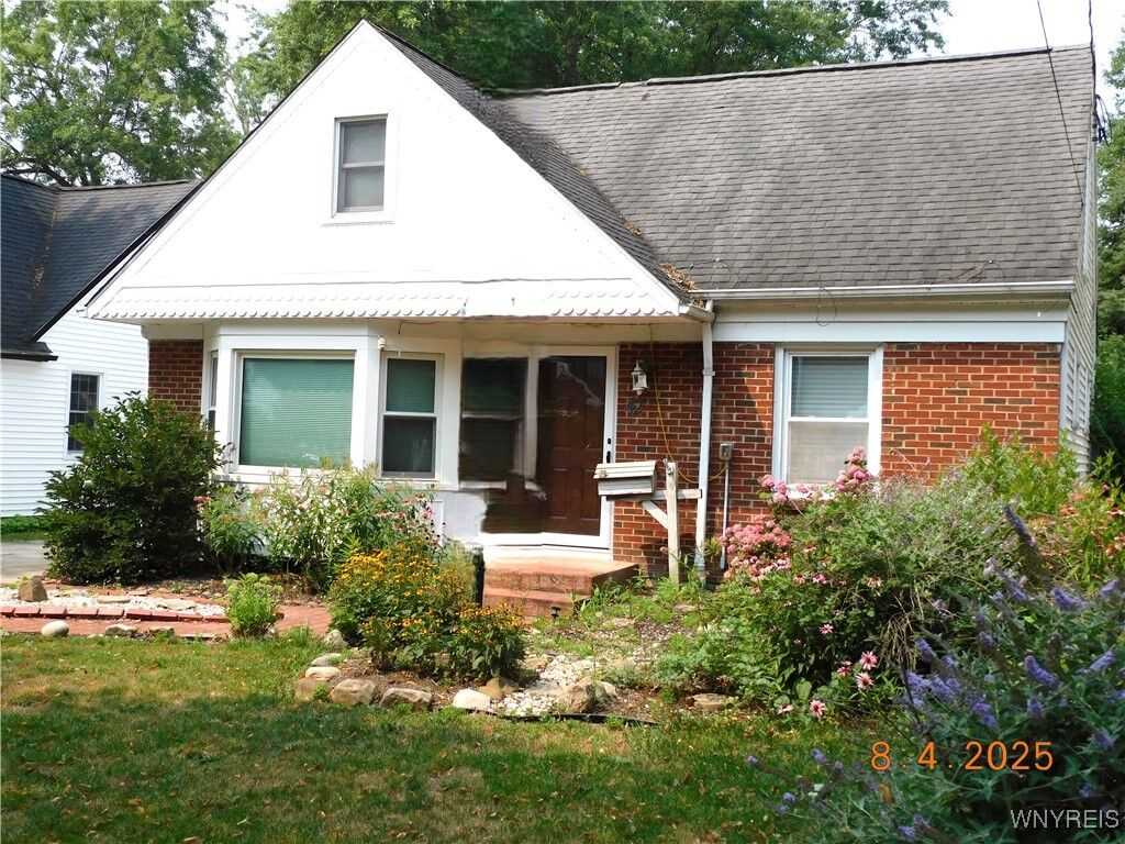 Property Photo: 42 Sandra Place NY 14075