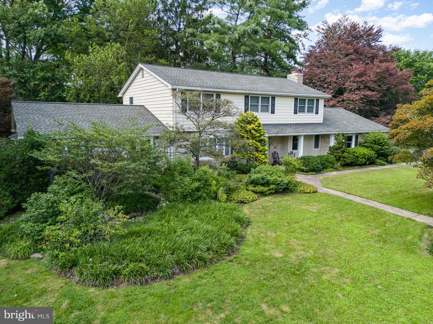 Property Photo:  901 Stratford Drive  PA 17013 