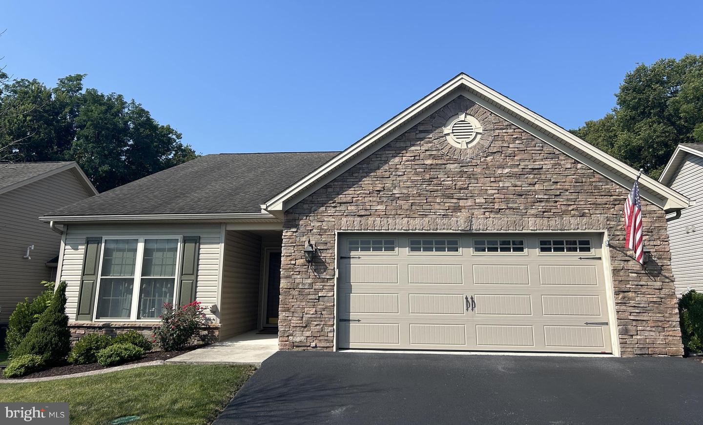 103 Thorncroft Drive  Mechanicsburg PA 17050 photo